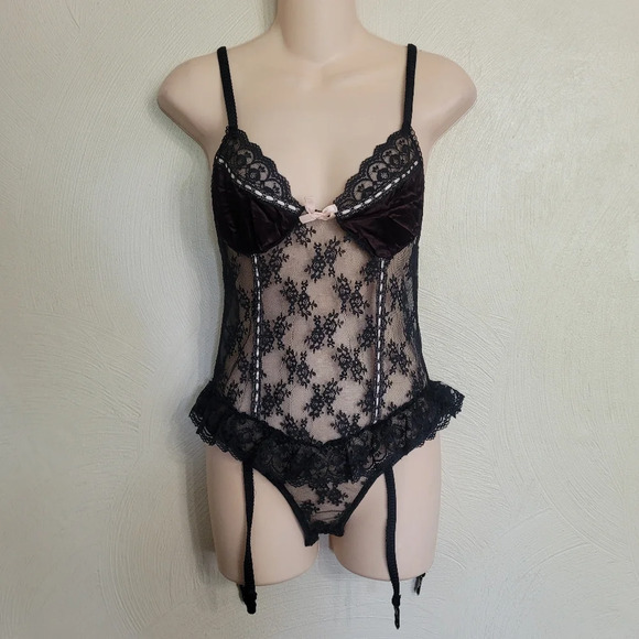 Vintage Victoria Secret Black and Pink Lace Mesh Teddy Size Women's Medium - Picture 1 of 8